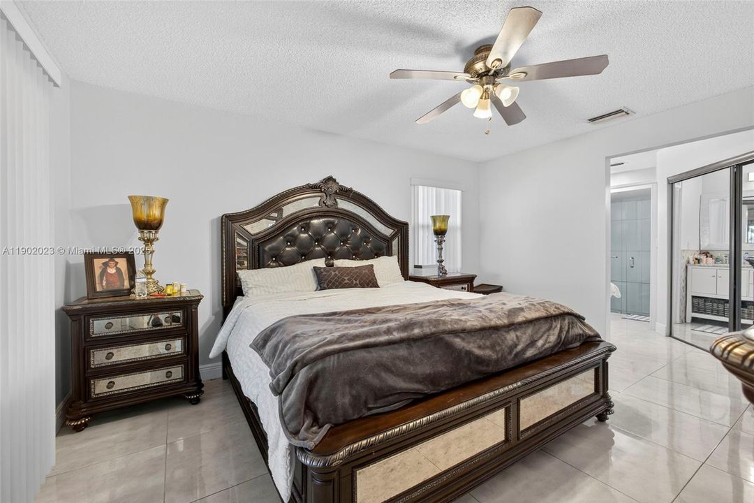 For Rent: $3,650 (3 beds, 2 baths, 1812 Square Feet)