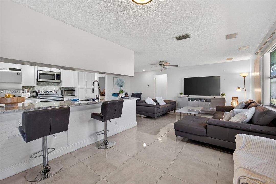 For Rent: $3,650 (3 beds, 2 baths, 1812 Square Feet)