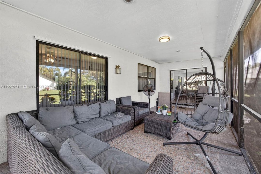 For Rent: $3,650 (3 beds, 2 baths, 1812 Square Feet)