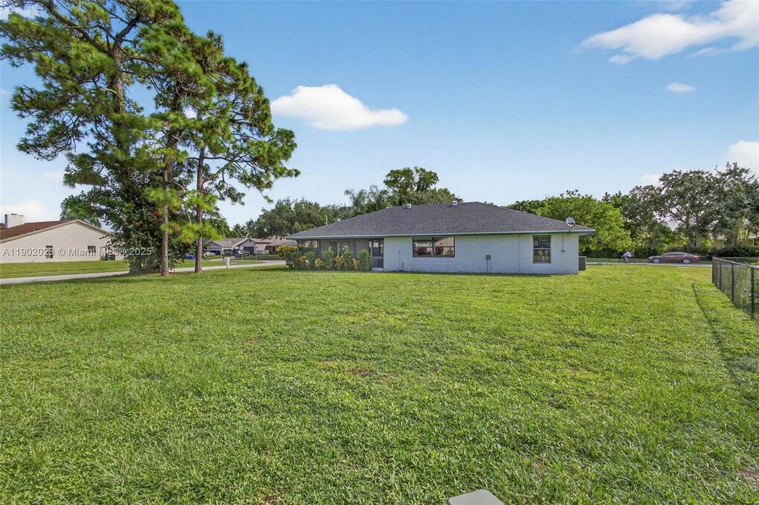 For Rent: $3,650 (3 beds, 2 baths, 1812 Square Feet)