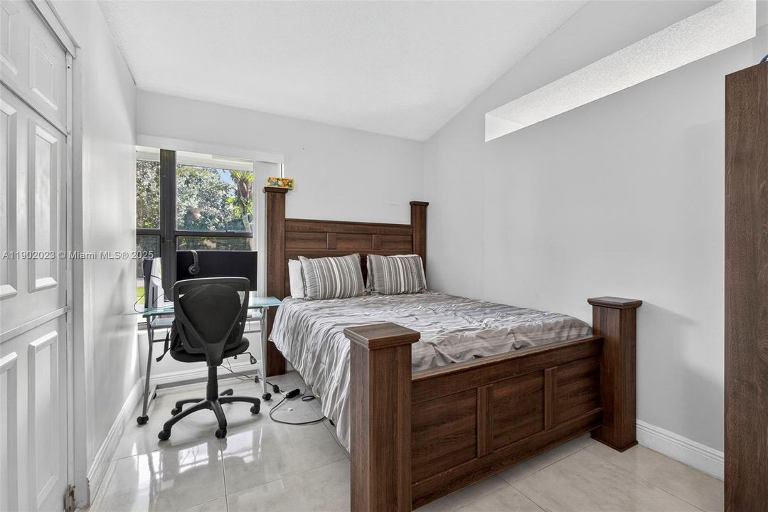 For Rent: $3,650 (3 beds, 2 baths, 1812 Square Feet)