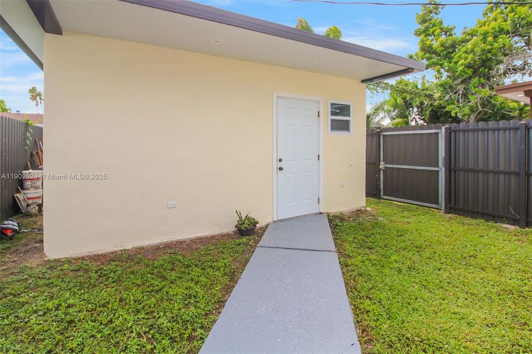 Unit 4 Private Entrance