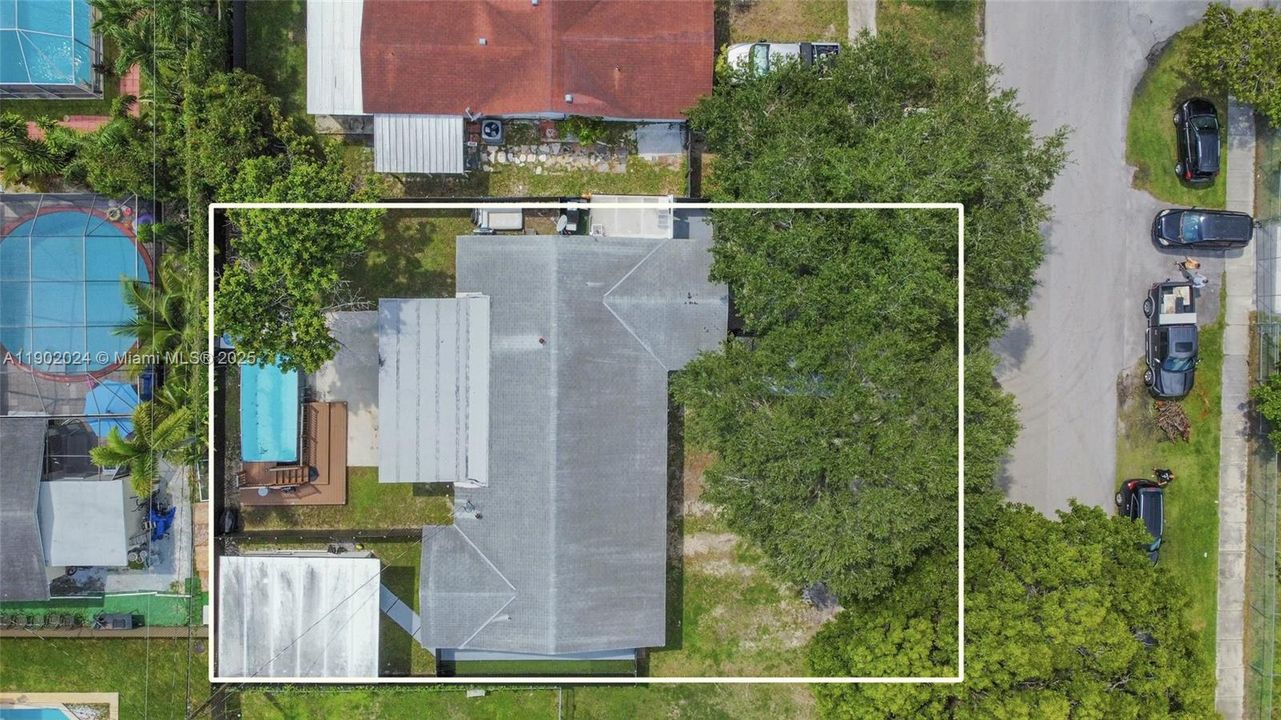 合同活跃: $730,000 (4 贝兹, 2 浴室, 1506 平方英尺)