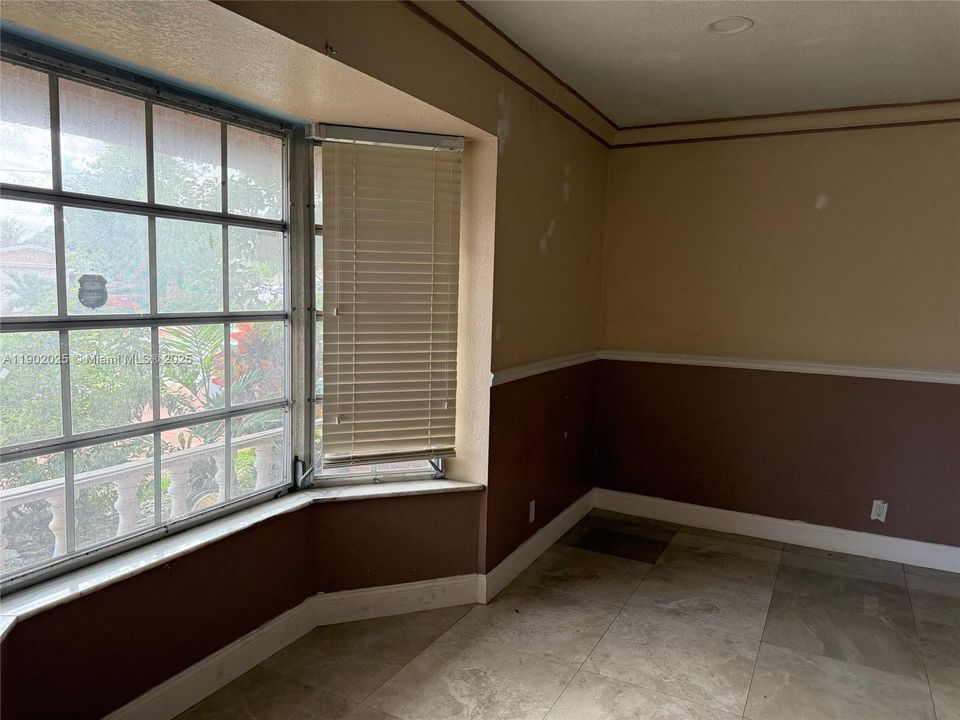 Active With Contract: $450,000 (3 beds, 3 baths, 1713 Square Feet)