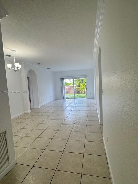 For Rent: $3,250 (3 beds, 2 baths, 1627 Square Feet)