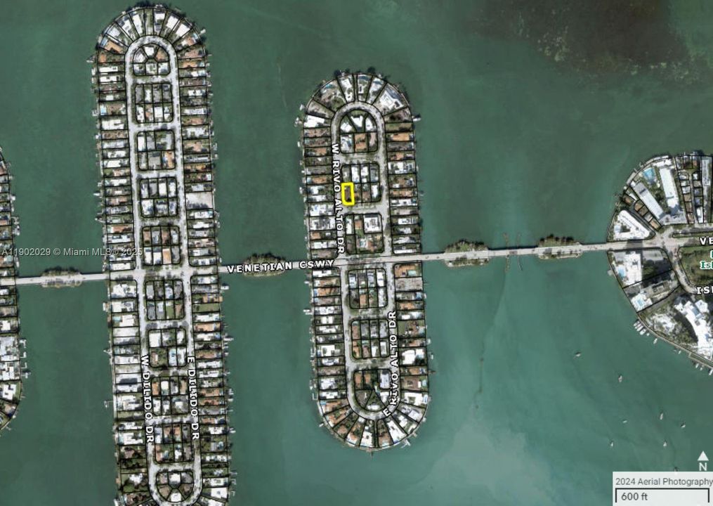 For Sale: $2,999,000 (5 beds, 2 baths, 2482 Square Feet)