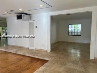 For Sale: $2,999,000 (5 beds, 2 baths, 2482 Square Feet)