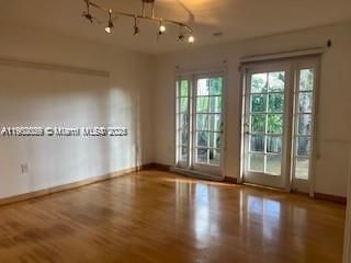 For Sale: $2,999,000 (5 beds, 2 baths, 2482 Square Feet)