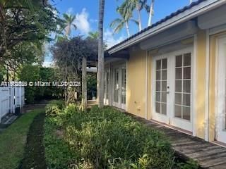 For Sale: $2,999,000 (5 beds, 2 baths, 2482 Square Feet)