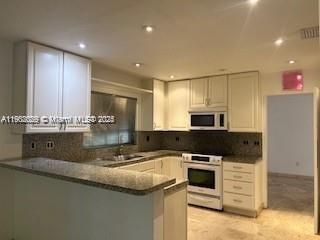 For Sale: $2,999,000 (5 beds, 2 baths, 2482 Square Feet)