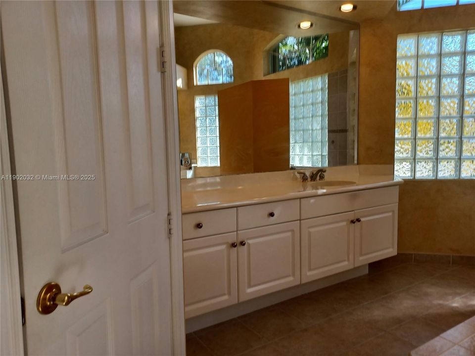 For Sale: $1,199,900 (5 beds, 4 baths, 3757 Square Feet)