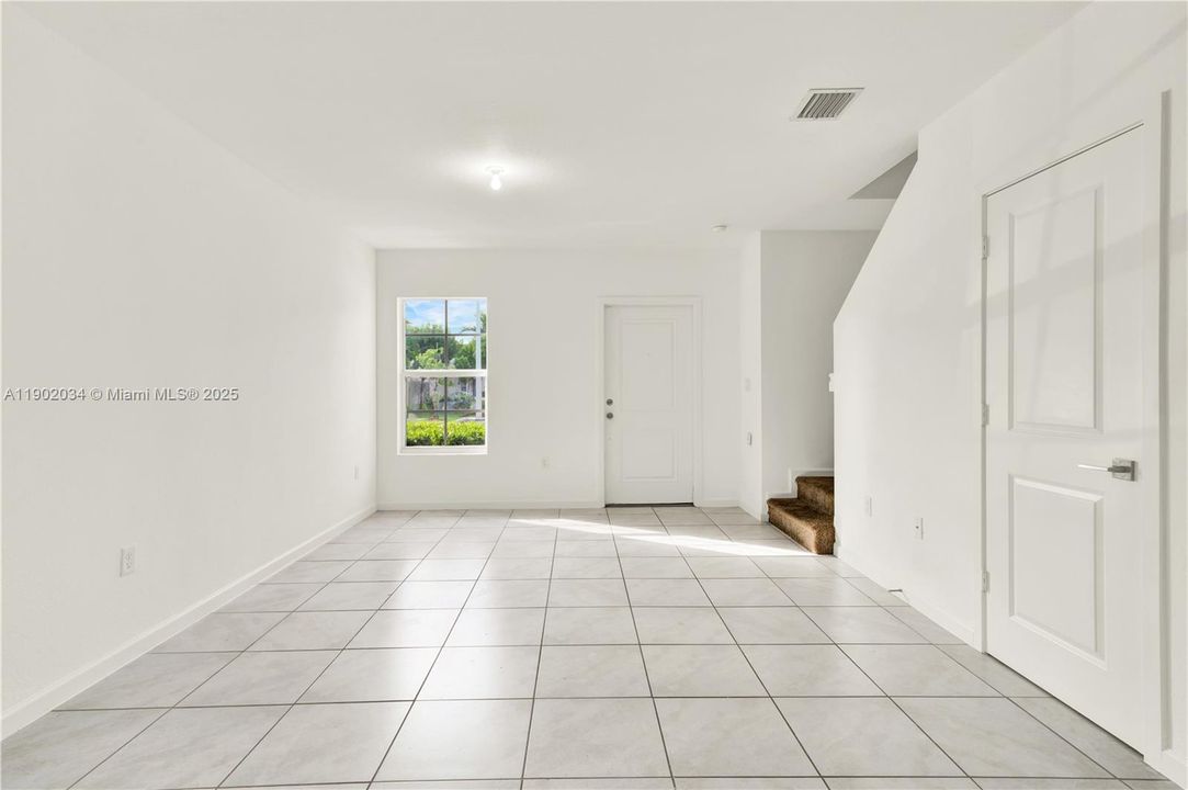 En Renta: $2,300 (2 camas, 2 baños, 1208 Pies cuadrados)