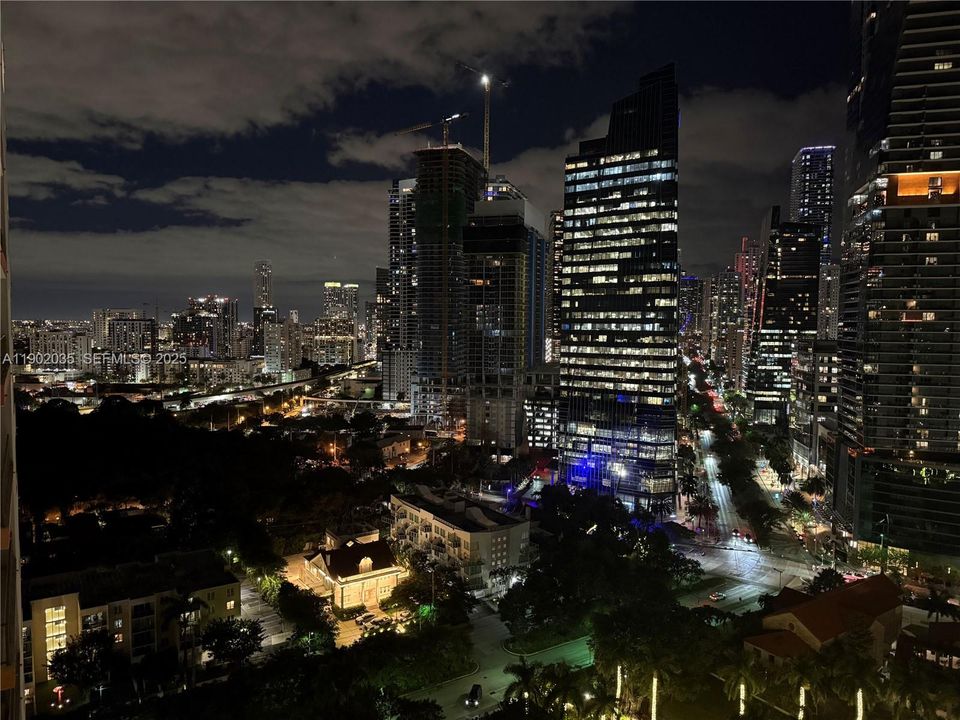 待售: $1,350,000 (2 贝兹, 3 浴室, 2121 平方英尺)