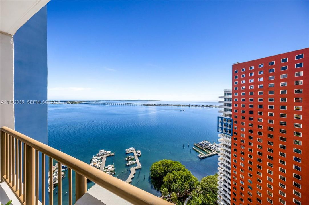 待售: $1,350,000 (2 贝兹, 3 浴室, 2121 平方英尺)