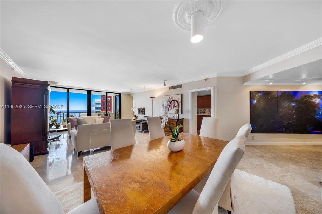 待售: $1,350,000 (2 贝兹, 3 浴室, 2121 平方英尺)