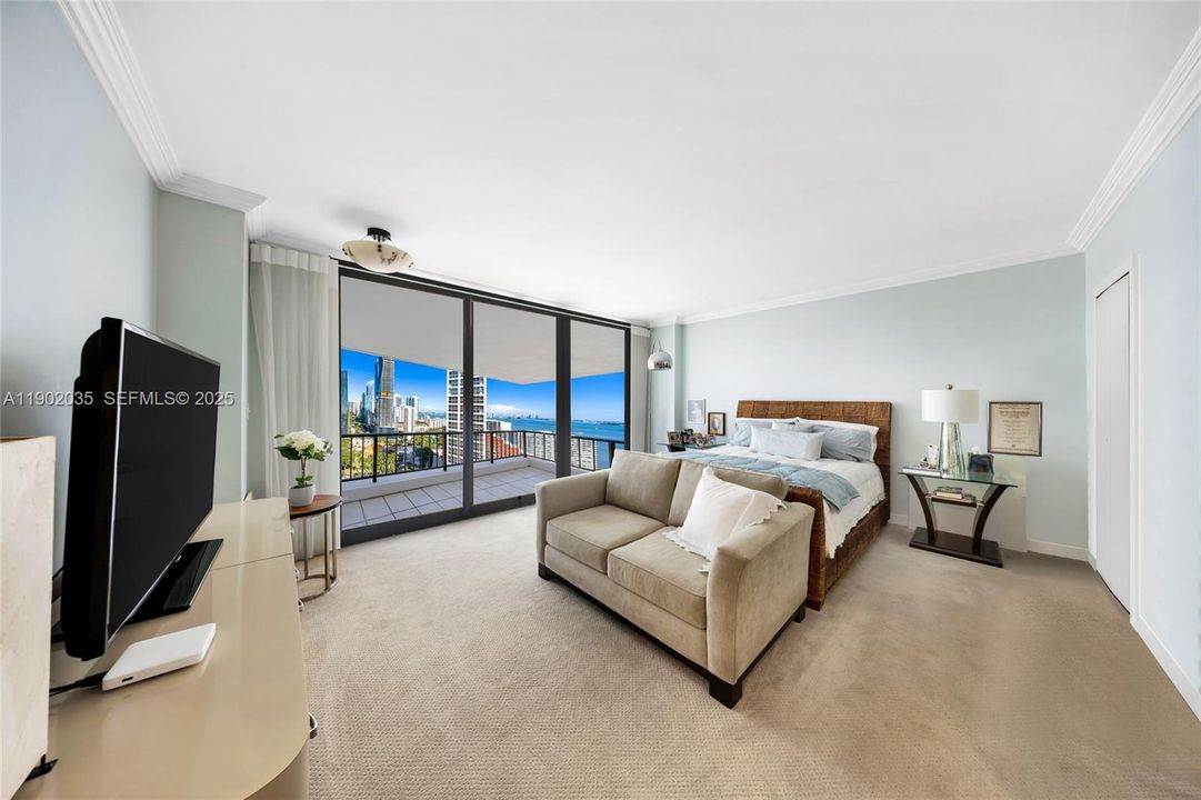 待售: $1,350,000 (2 贝兹, 3 浴室, 2121 平方英尺)