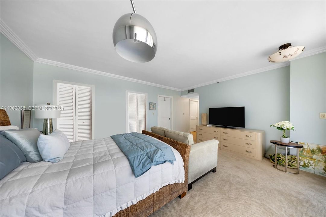 待售: $1,350,000 (2 贝兹, 3 浴室, 2121 平方英尺)