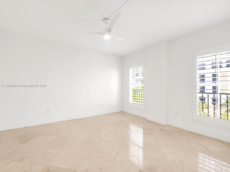 For Sale: $715,000 (2 beds, 2 baths, 1370 Square Feet)