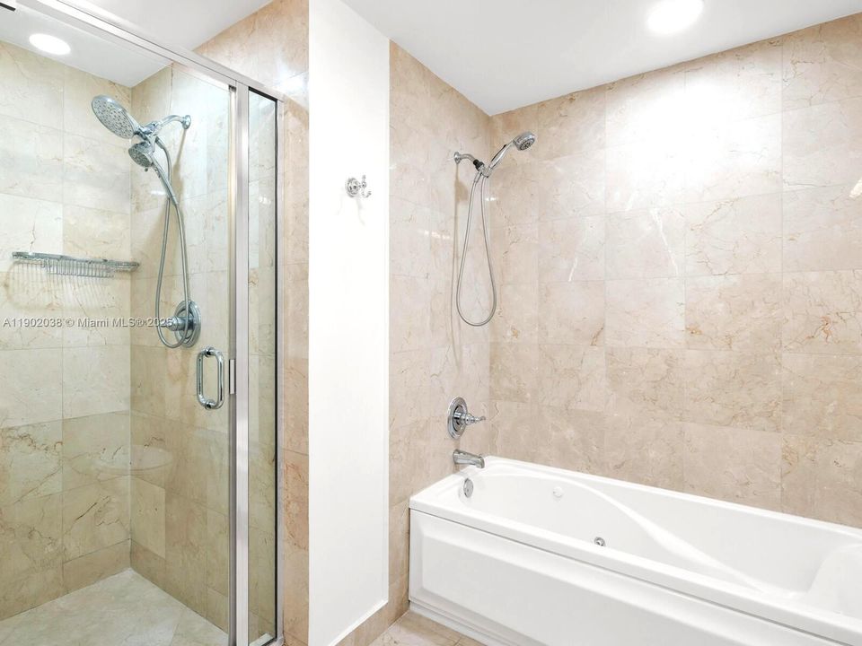 For Sale: $715,000 (2 beds, 2 baths, 1370 Square Feet)