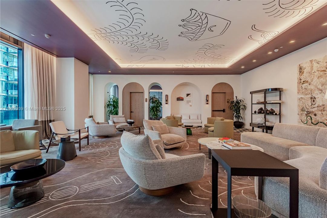 Active With Contract: $4,900 (1 beds, 2 baths, 866 Square Feet)