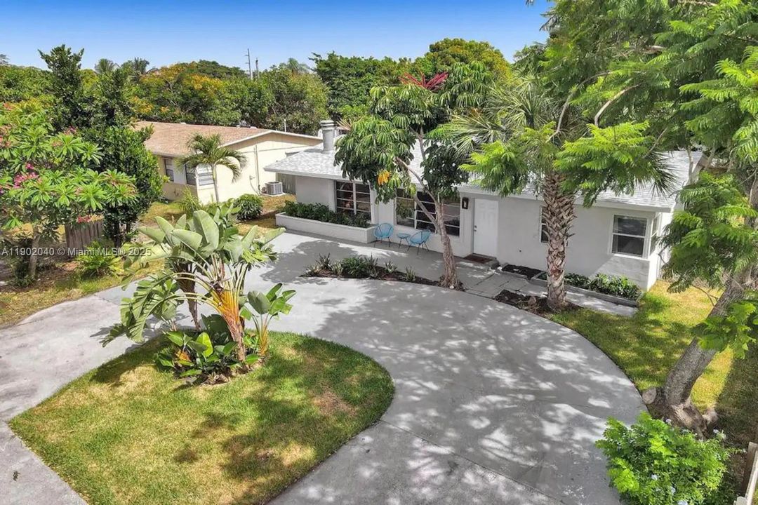 For Sale: $524,999 (3 beds, 2 baths, 1439 Square Feet)