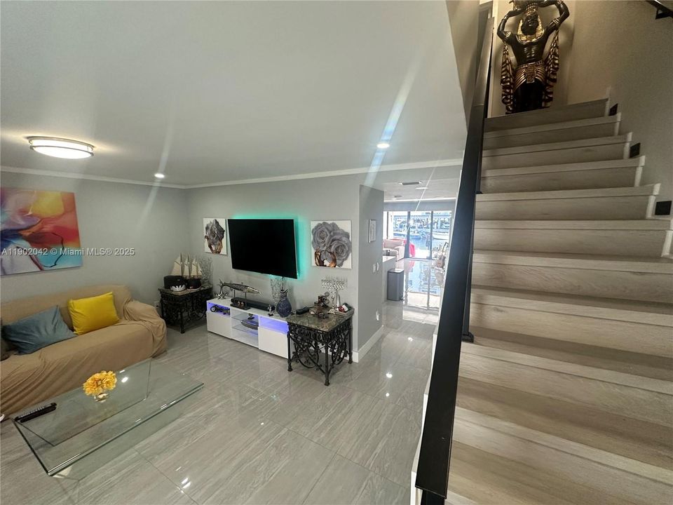 For Sale: $849,000 (3 beds, 2 baths, 1573 Square Feet)