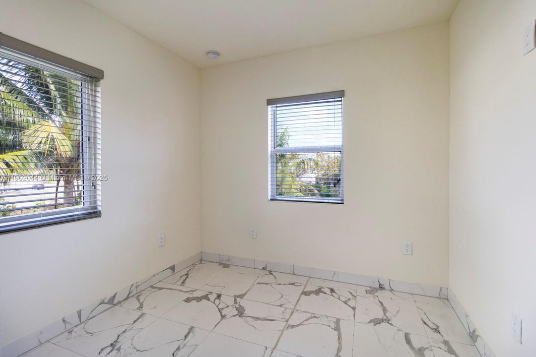 Recently Rented: $2,000 (2 beds, 1 baths, 840 Square Feet)