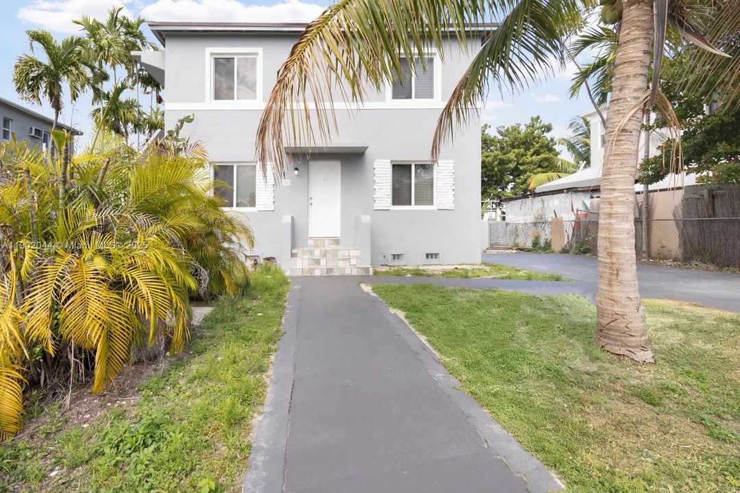 Recently Rented: $2,000 (2 beds, 1 baths, 840 Square Feet)