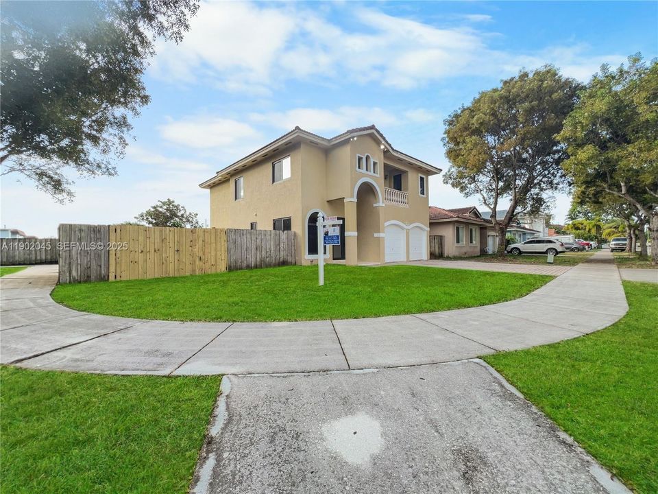 For Rent: $4,500 (4 beds, 3 baths, 2243 Square Feet)