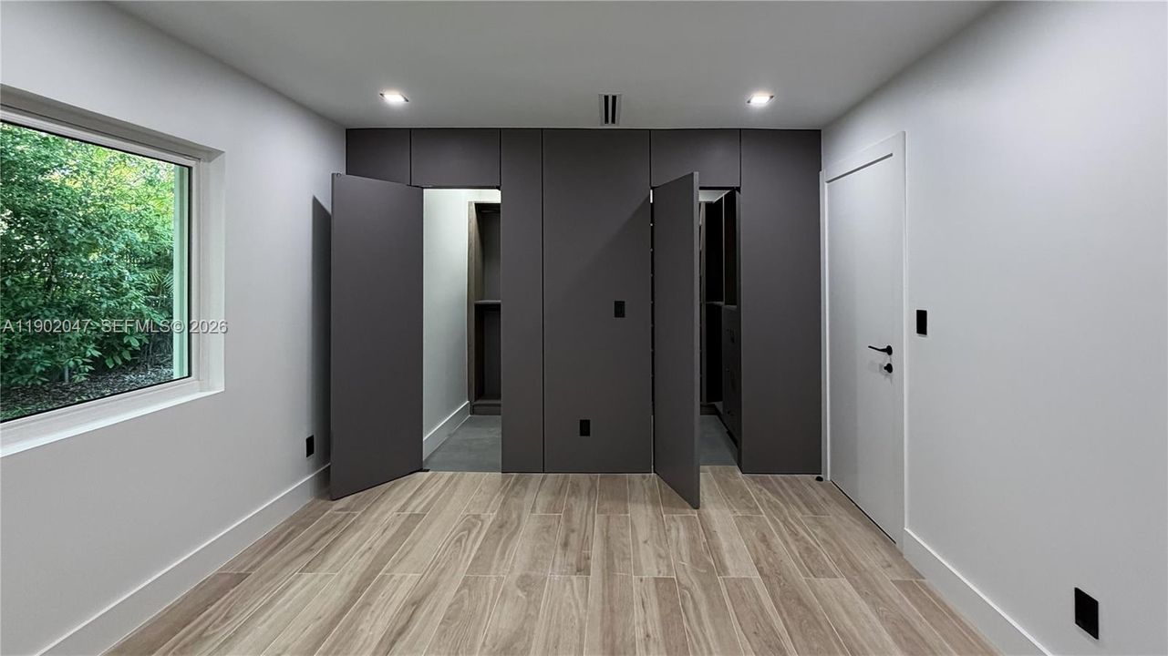 На продажу: $2,500,000 (6 спален, 4 ванн, 3467 Квадратных фут)