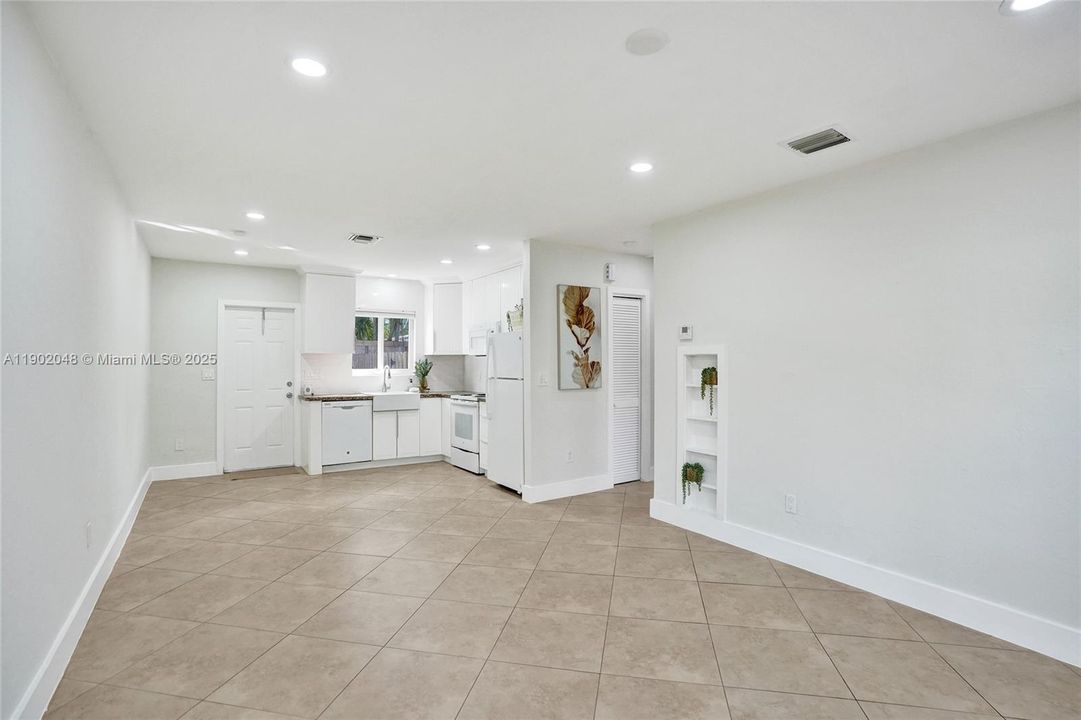 Unit 2 - Freshly painted, & professionally cleaned ready for buyers new tenant/s.