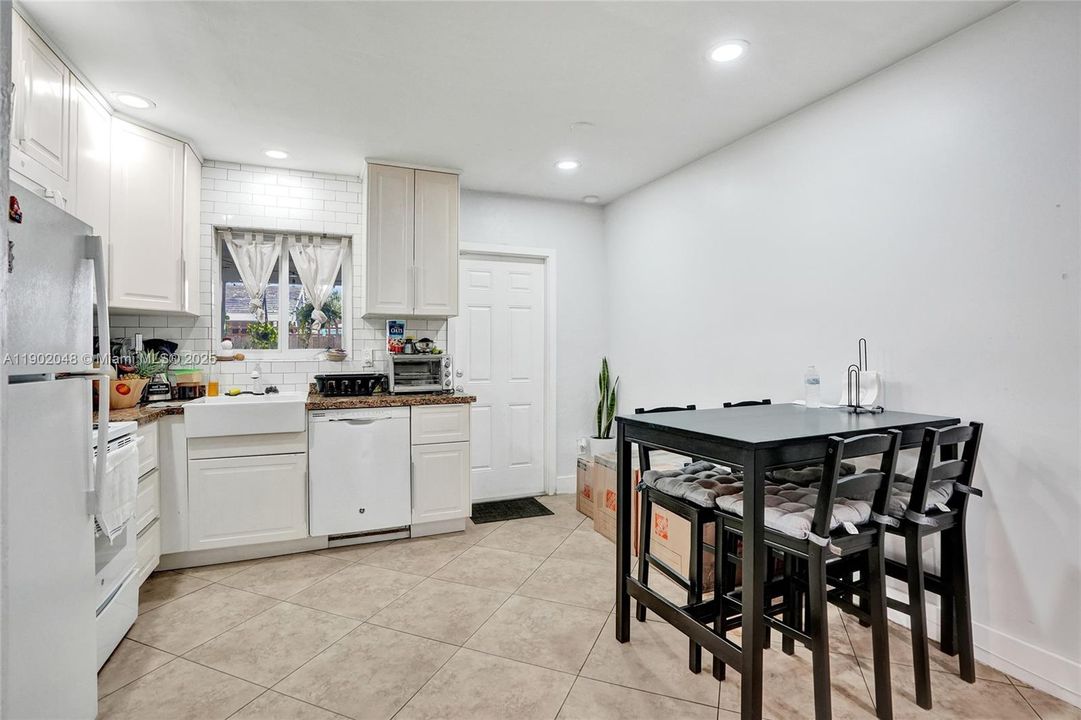 Active With Contract: $719,000 (0 beds, 0 baths, 1815 Square Feet)