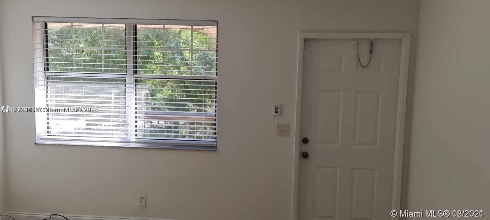 For Rent: $2,100 (2 beds, 2 baths, 932 Square Feet)