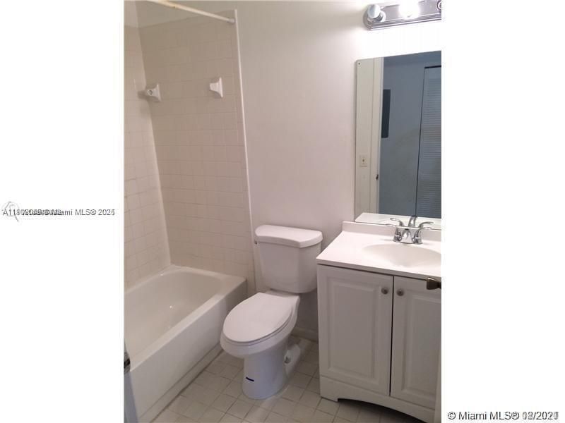For Rent: $2,100 (2 beds, 2 baths, 932 Square Feet)