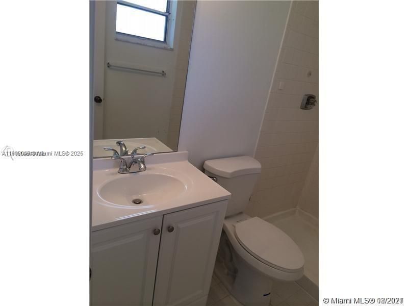 For Rent: $2,100 (2 beds, 2 baths, 932 Square Feet)