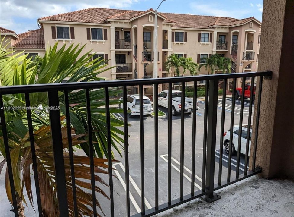 出租: $2,600 (3 贝兹, 2 浴室, 1383 平方英尺)