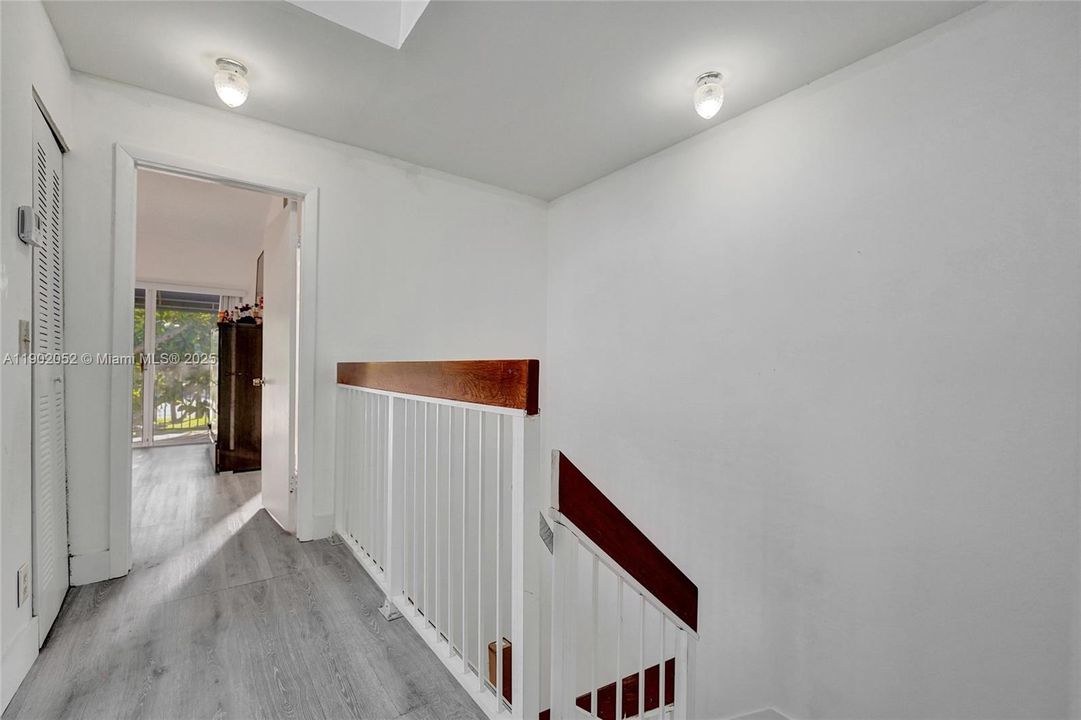 For Sale: $322,500 (2 beds, 2 baths, 1332 Square Feet)