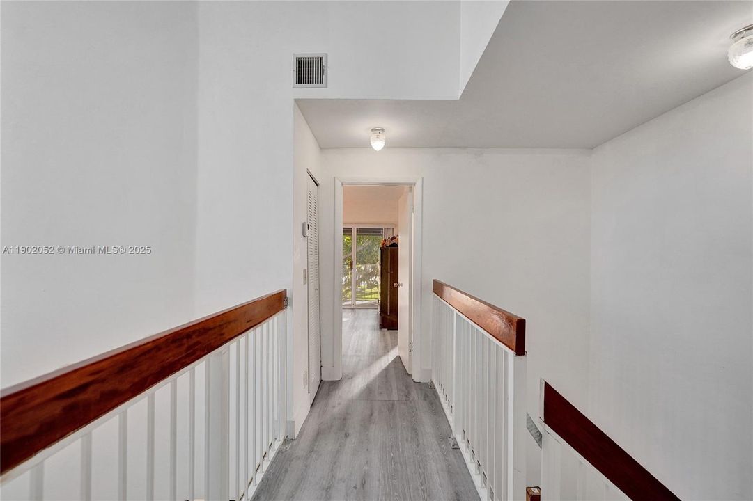 For Sale: $322,500 (2 beds, 2 baths, 1332 Square Feet)