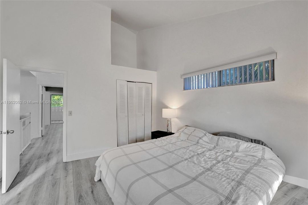 For Sale: $322,500 (2 beds, 2 baths, 1332 Square Feet)