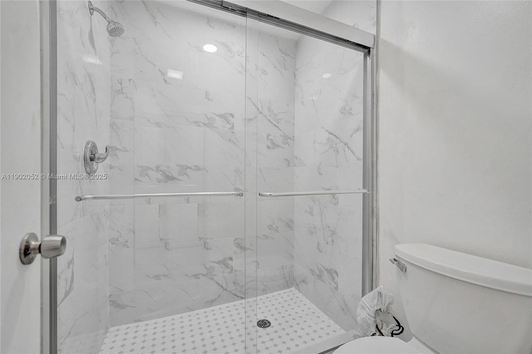 For Sale: $322,500 (2 beds, 2 baths, 1332 Square Feet)