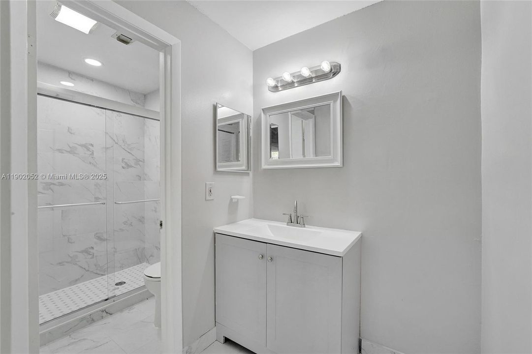 For Sale: $322,500 (2 beds, 2 baths, 1332 Square Feet)