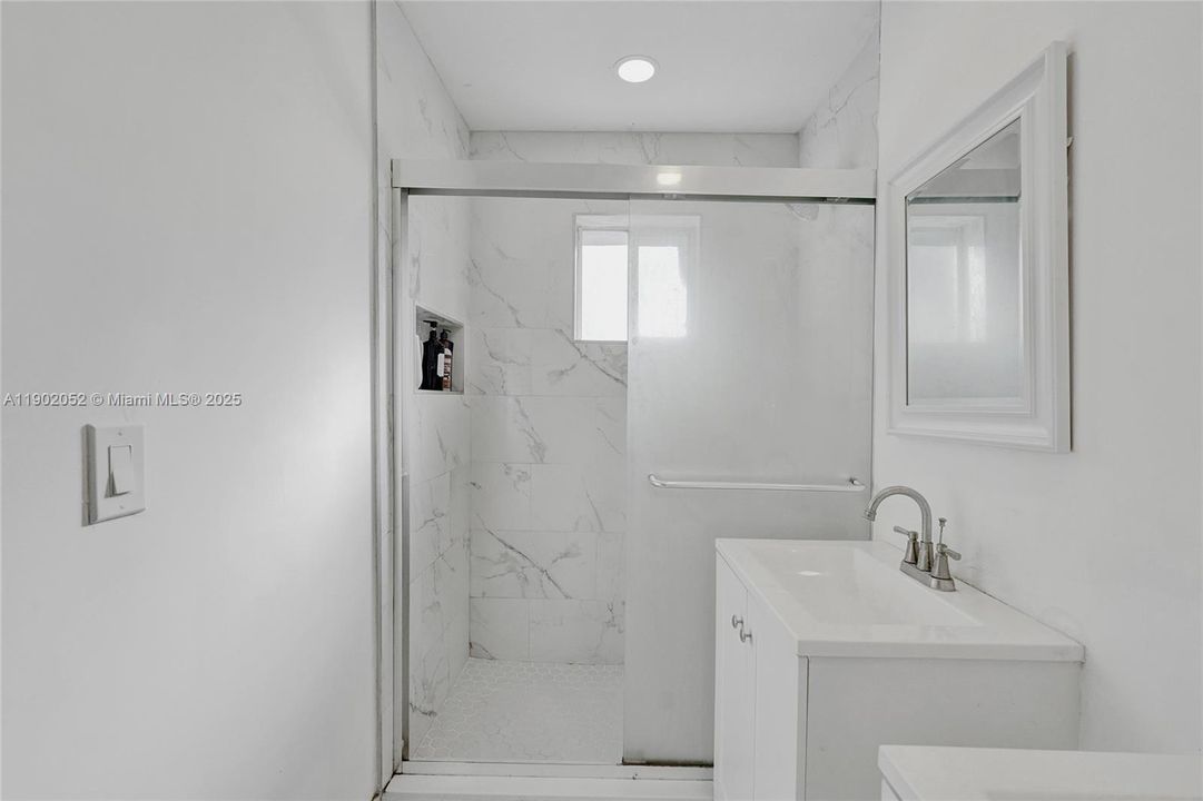 For Sale: $322,500 (2 beds, 2 baths, 1332 Square Feet)