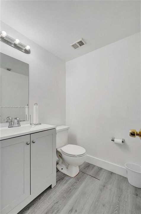For Sale: $322,500 (2 beds, 2 baths, 1332 Square Feet)