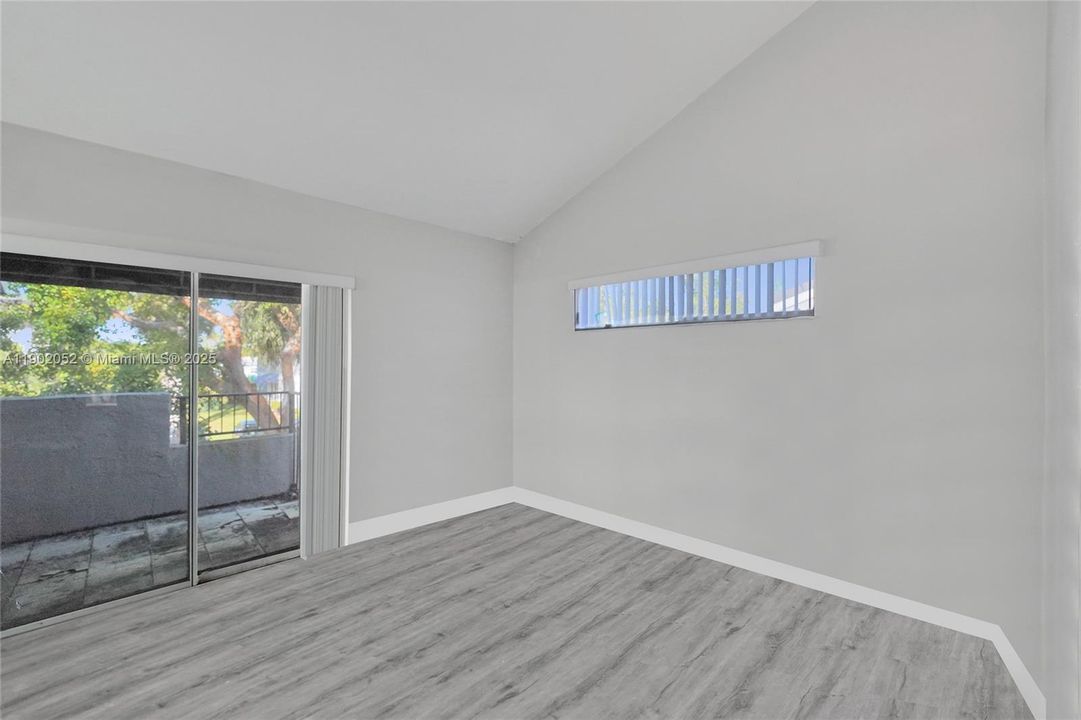 For Sale: $322,500 (2 beds, 2 baths, 1332 Square Feet)