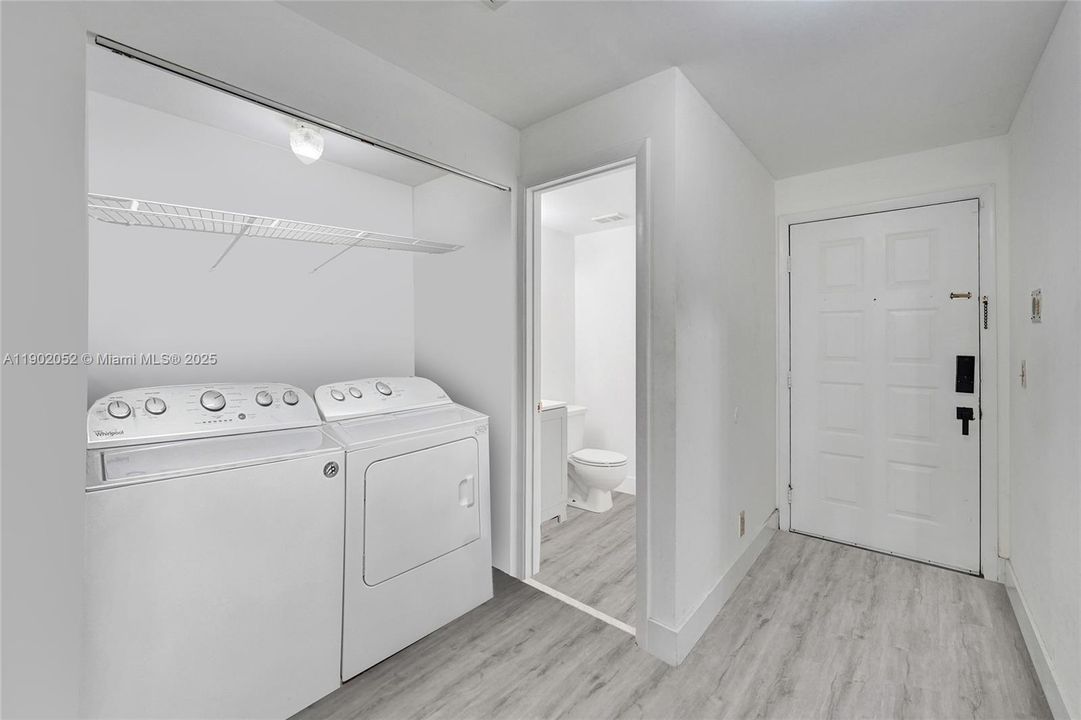 For Sale: $322,500 (2 beds, 2 baths, 1332 Square Feet)