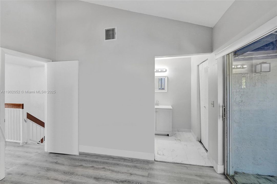 For Sale: $322,500 (2 beds, 2 baths, 1332 Square Feet)