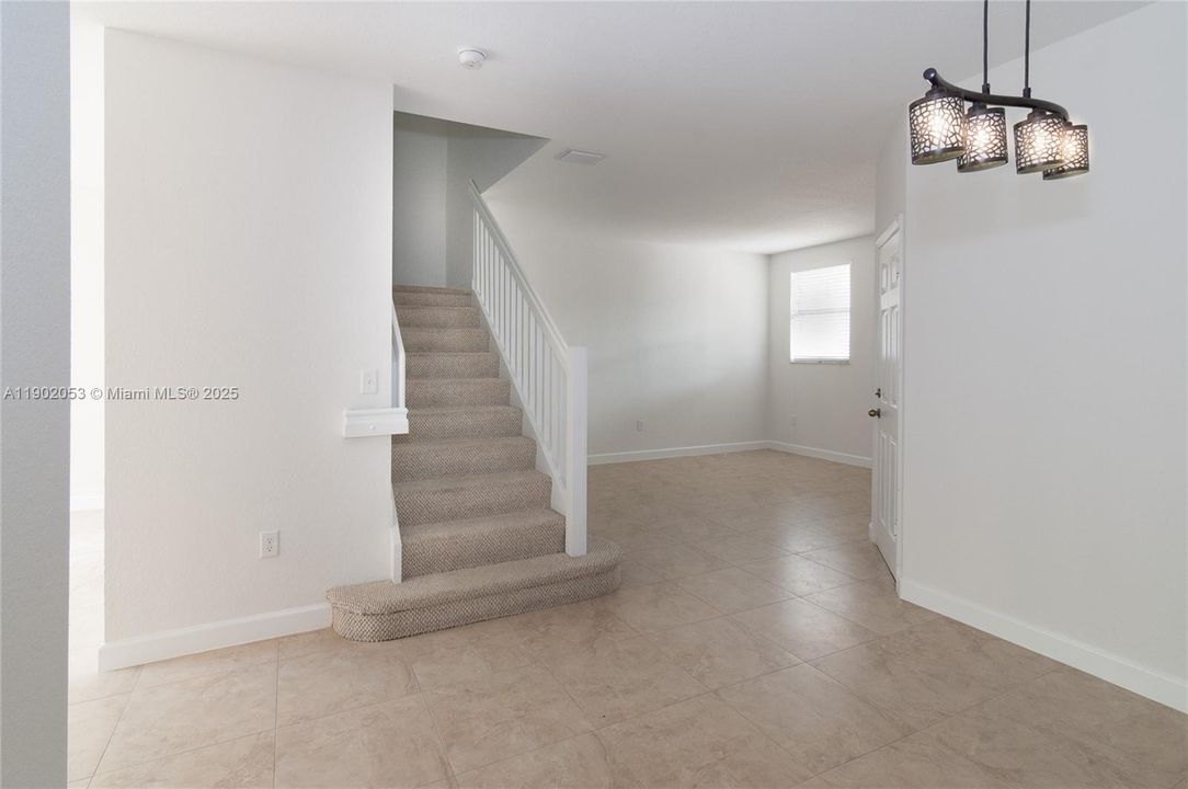 For Rent: $3,100 (3 beds, 2 baths, 1743 Square Feet)