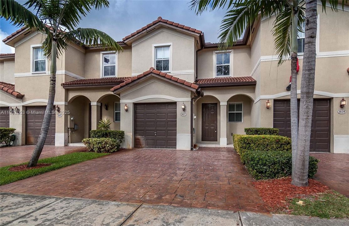 For Rent: $3,100 (3 beds, 2 baths, 1743 Square Feet)