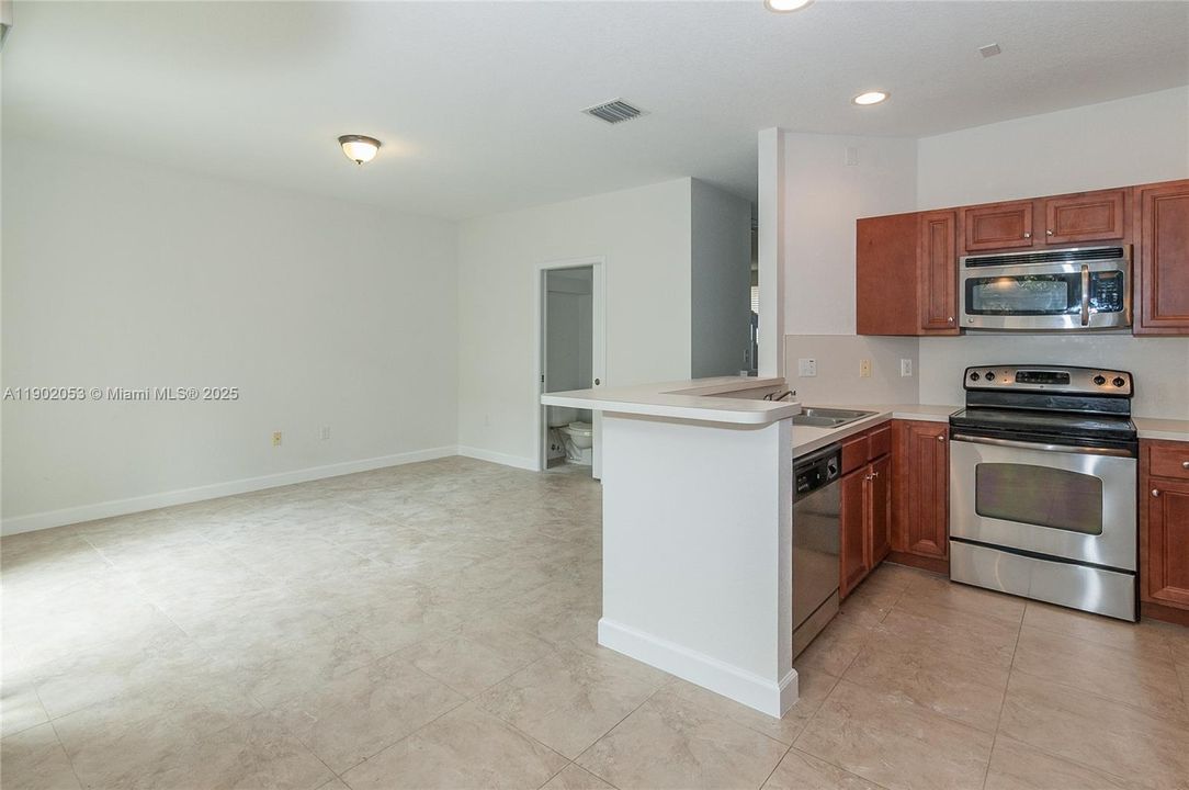 For Rent: $3,100 (3 beds, 2 baths, 1743 Square Feet)