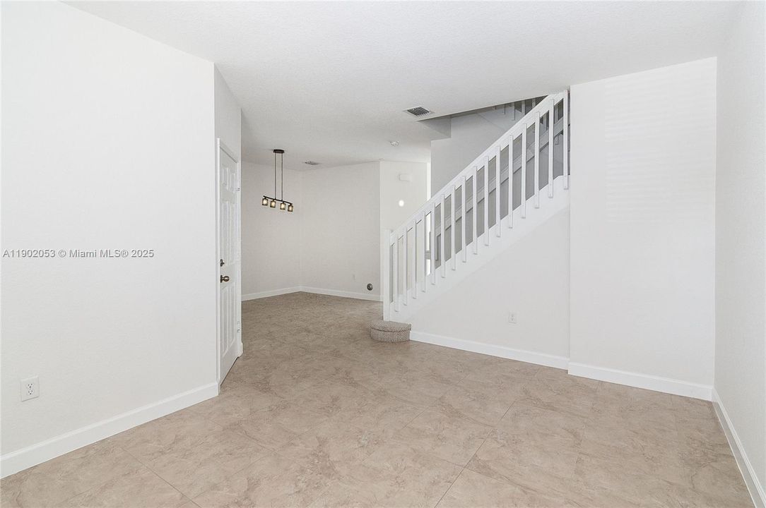 For Rent: $3,100 (3 beds, 2 baths, 1743 Square Feet)